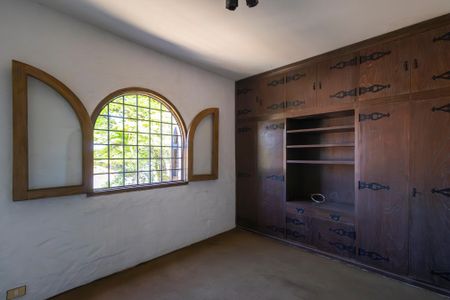 Casa à venda com 2050m², 5 quartos e 8 vagasSuíte 3