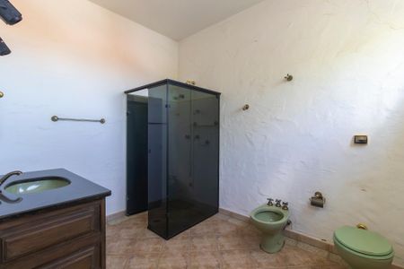 Casa à venda com 2050m², 5 quartos e 8 vagasBanheiro da suíte 3