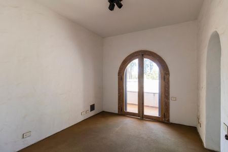 Casa à venda com 2050m², 5 quartos e 8 vagasSuíte 2