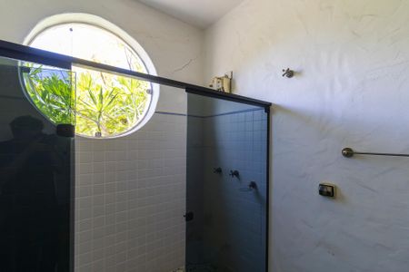 Casa à venda com 2050m², 5 quartos e 8 vagasBanheiro da suíte 2