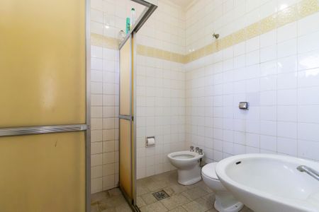 Casa à venda com 2050m², 5 quartos e 8 vagasBanheiro de serviço