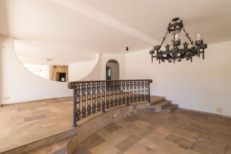 Casa à venda com 2050m², 5 quartos e 8 vagasSala 1