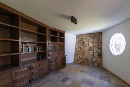 Casa à venda com 2050m², 5 quartos e 8 vagasEscritório