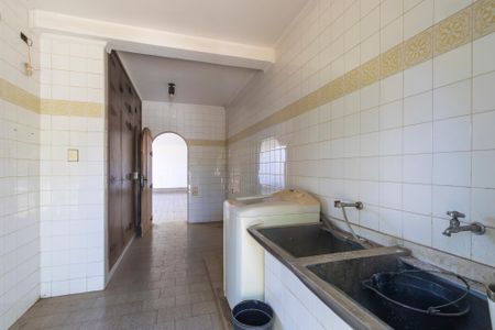 Casa à venda com 2050m², 5 quartos e 8 vagasÁrea de serviço