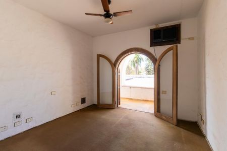 Casa à venda com 2050m², 5 quartos e 8 vagasSuíte 1