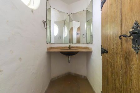 Casa à venda com 2050m², 5 quartos e 8 vagasLavabo