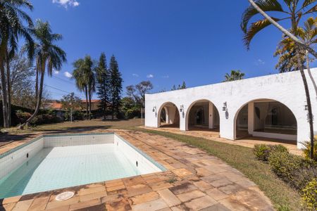 Casa à venda com 2050m², 5 quartos e 8 vagasÁrea Externa