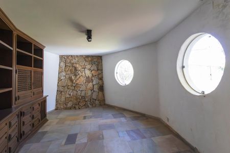 Casa à venda com 2050m², 5 quartos e 8 vagasEscritório