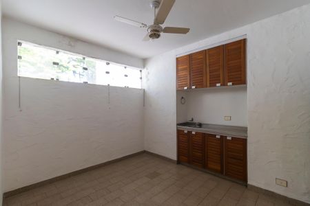 Casa à venda com 2050m², 5 quartos e 8 vagasCopa