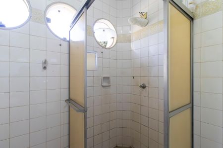 Casa à venda com 2050m², 5 quartos e 8 vagasBanheiro de serviço