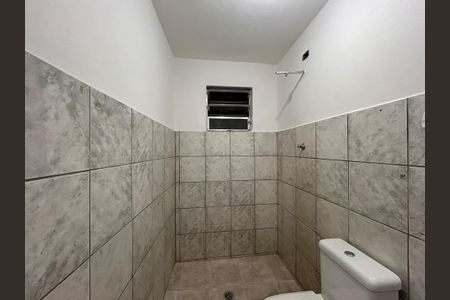 Banheiro de casa para alugar com 1 quarto, 52m² em Jardim Centenario, São Paulo