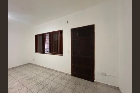 Casa para alugar com 52m², 1 quarto e sem vaga Casa para alugar com 52m², 1 quarto e sem vagaSala