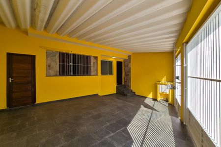 Casa à venda com 157m², 2 quartos e 3 vagasGaragem
