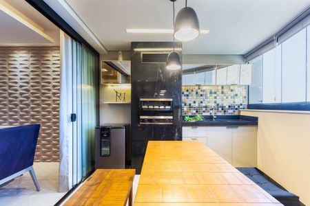 Apartamento à venda com 140m², 4 quartos e 3 vagasVaranda