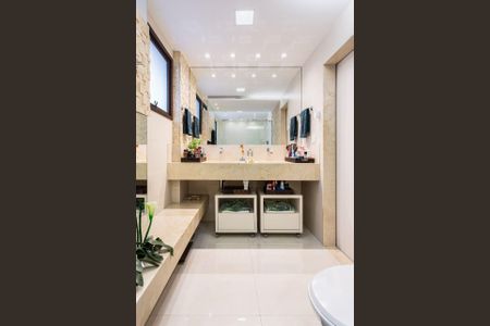 Apartamento à venda com 140m², 4 quartos e 3 vagasBanheiro do Quarto 3