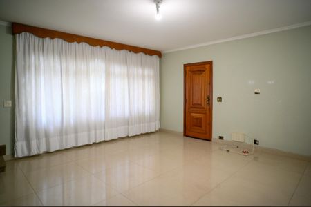 Casa para alugar com 185m², 3 quartos e 2 vagasSala