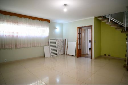 Casa para alugar com 185m², 3 quartos e 2 vagasSala