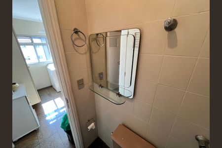 Apartamento à venda com 174m², 4 quartos e 4 vagasBanheiro de serviço