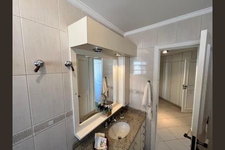 Apartamento à venda com 174m², 4 quartos e 4 vagasBanheiro Social
