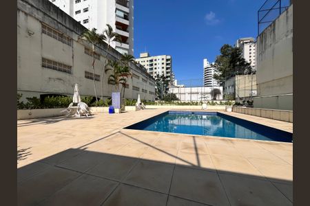 Apartamento à venda com 174m², 4 quartos e 4 vagasÁrea comum - Piscina