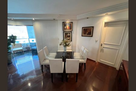 Apartamento à venda com 174m², 4 quartos e 4 vagasSala