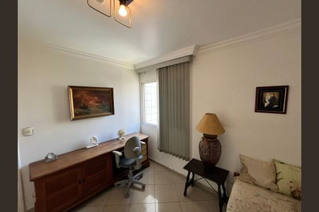 Apartamento à venda com 174m², 4 quartos e 4 vagasQuarto 2