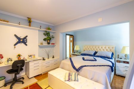 Casa à venda com 650m², 3 quartos e 2 vagas Casa à venda com 650m², 3 quartos e 2 vagasSuíte 1