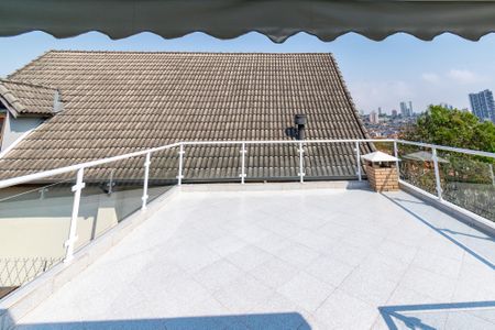 Casa à venda com 650m², 3 quartos e 2 vagas Casa à venda com 650m², 3 quartos e 2 vagasVaranda da suíte 2