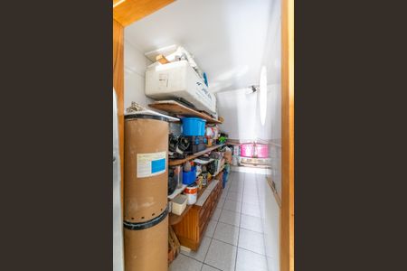 Casa à venda com 650m², 3 quartos e 2 vagas Casa à venda com 650m², 3 quartos e 2 vagasDeposito