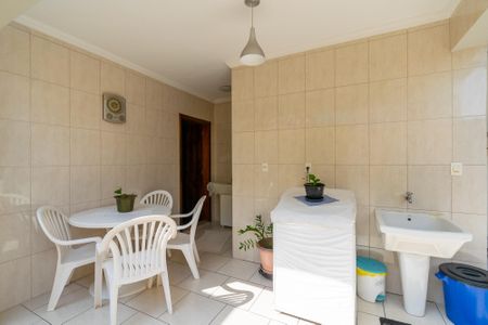 Casa à venda com 650m², 3 quartos e 2 vagas Casa à venda com 650m², 3 quartos e 2 vagasÁrea de Serviço
