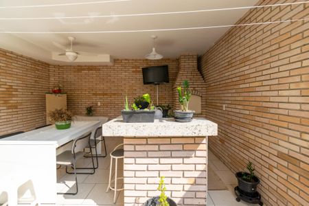 Casa à venda com 650m², 3 quartos e 2 vagas Casa à venda com 650m², 3 quartos e 2 vagasChurrasqueira