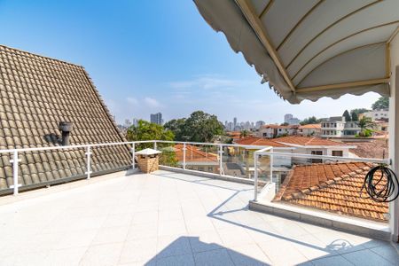 Casa à venda com 650m², 3 quartos e 2 vagas Casa à venda com 650m², 3 quartos e 2 vagasVaranda da suíte 2