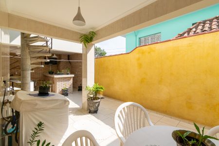 Casa à venda com 650m², 3 quartos e 2 vagas Casa à venda com 650m², 3 quartos e 2 vagasÁrea de Serviço