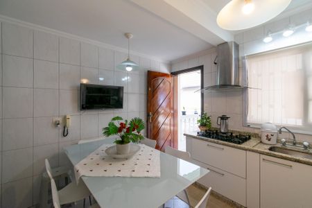 Casa à venda com 650m², 3 quartos e 2 vagas Casa à venda com 650m², 3 quartos e 2 vagasCozinha