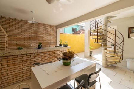 Casa à venda com 650m², 3 quartos e 2 vagas Casa à venda com 650m², 3 quartos e 2 vagasChurrasqueira