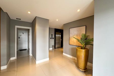 Hall de entrada de apartamento para alugar com 2 quartos, 57m² em Vila das Mercês, São Paulo