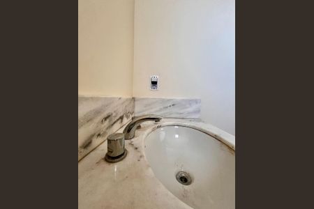 Apartamento à venda com 76m², 3 quartos e 2 vagasBanheiro da Suíte 3