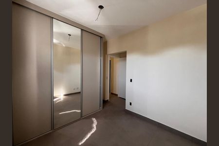 Apartamento à venda com 76m², 3 quartos e 2 vagasSuíte 3