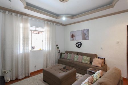 Casa para alugar com 115m², 3 quartos e 2 vagasSala