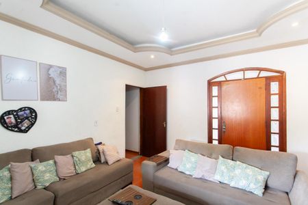 Casa para alugar com 115m², 3 quartos e 2 vagasSala