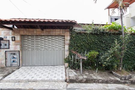 Casa para alugar com 115m², 3 quartos e 2 vagasFachada