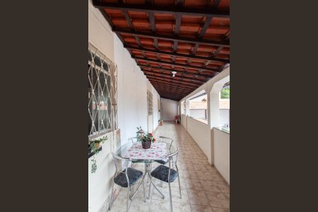 Casa para alugar com 115m², 3 quartos e 2 vagasVaranda