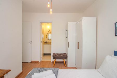 Suíte de apartamento para alugar com 2 quartos, 72m² em Passo D’areia, Porto Alegre