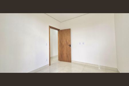 Casa à venda com 288m², 3 quartos e 4 vagas Casa à venda com 288m², 3 quartos e 4 vagasQuarto 2