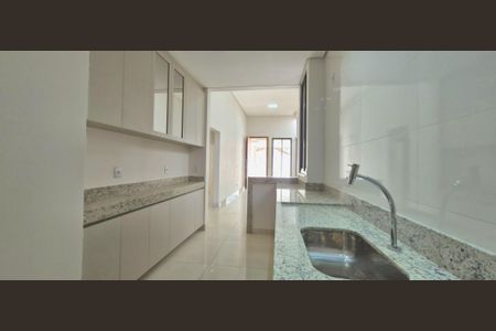 Casa à venda com 288m², 3 quartos e 4 vagas Casa à venda com 288m², 3 quartos e 4 vagasCozinha