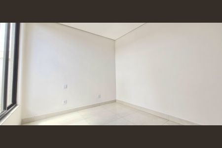 Casa à venda com 288m², 3 quartos e 4 vagas Casa à venda com 288m², 3 quartos e 4 vagasQuarto 1