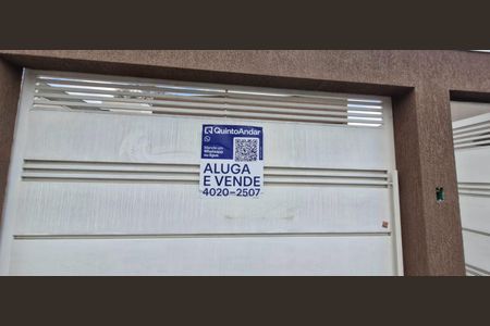 Casa à venda com 288m², 3 quartos e 4 vagas Casa à venda com 288m², 3 quartos e 4 vagasPlaquinha