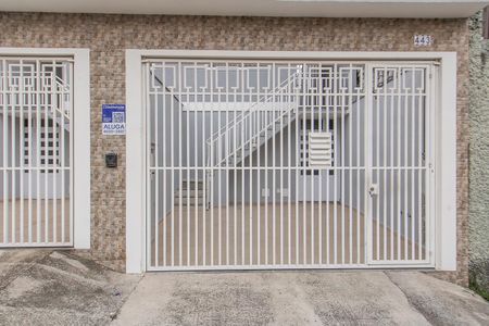 Casa de condomínio para alugar com 80m², 2 quartos e 1 vaga Casa de condomínio para alugar com 80m², 2 quartos e 1 vagaFachada + Placa