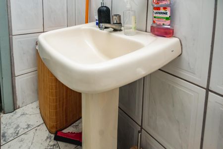 Casa à venda com 100m², 2 quartos e 15 vagasBanheiro Social