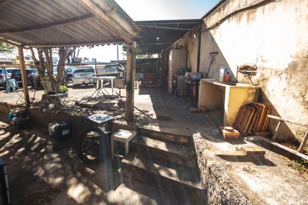 Casa à venda com 100m², 2 quartos e 15 vagasQuintal